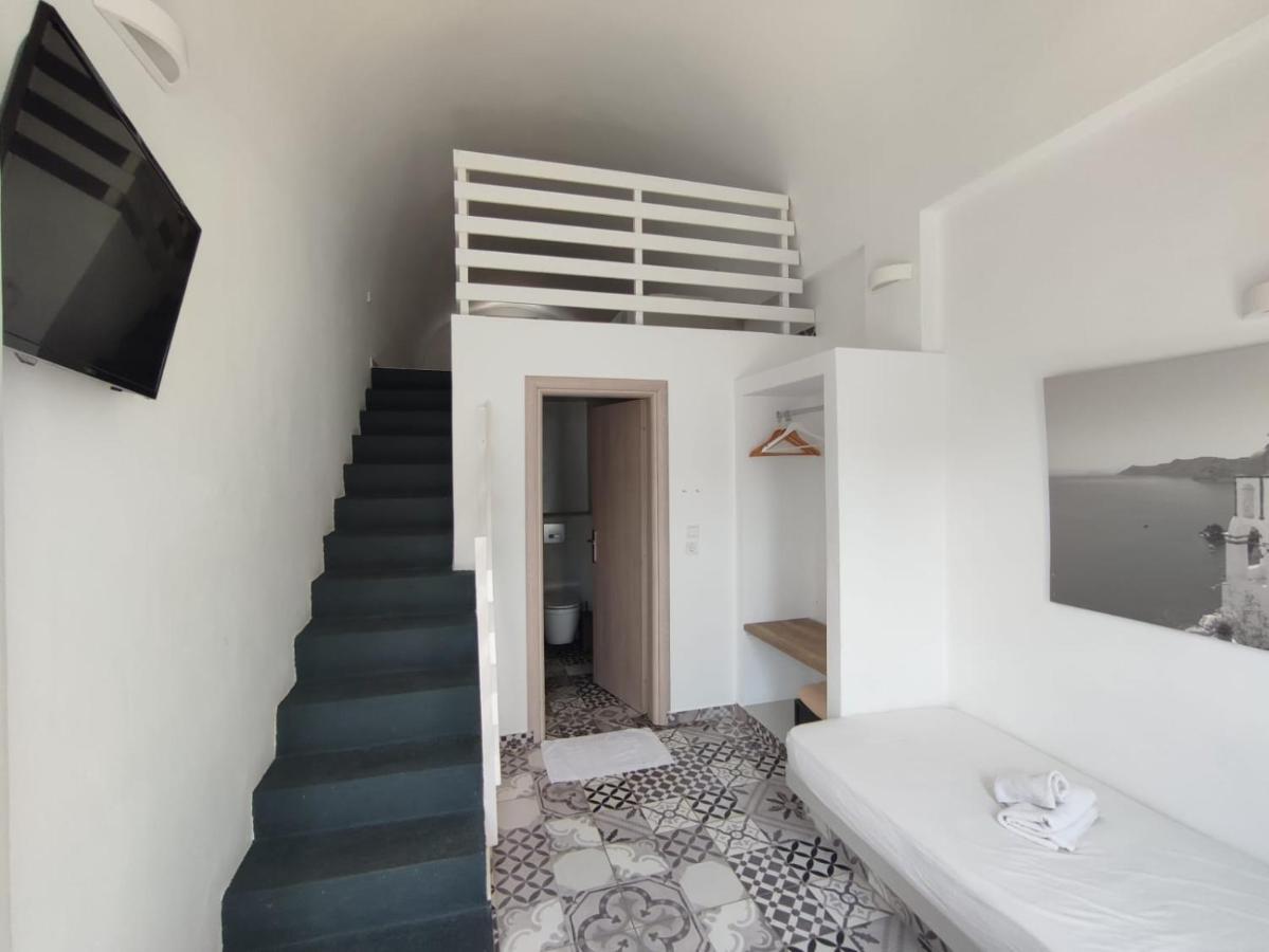 Fira Exo Katikies- Urban Fira Apartment Exterior photo